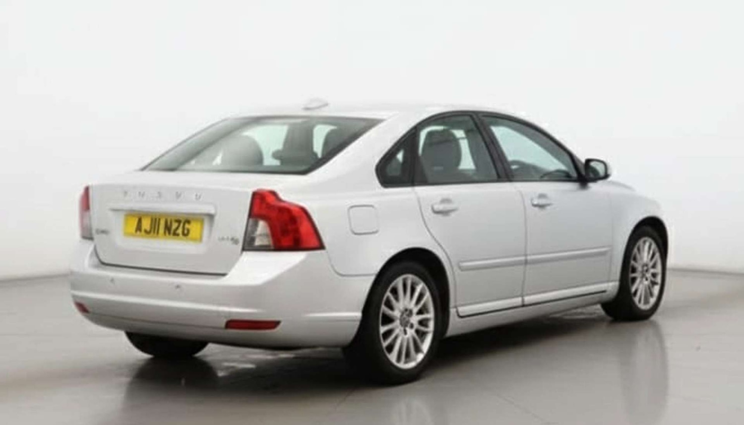 Used Volvo V50 2011 for sale - 76533608: Photo 3