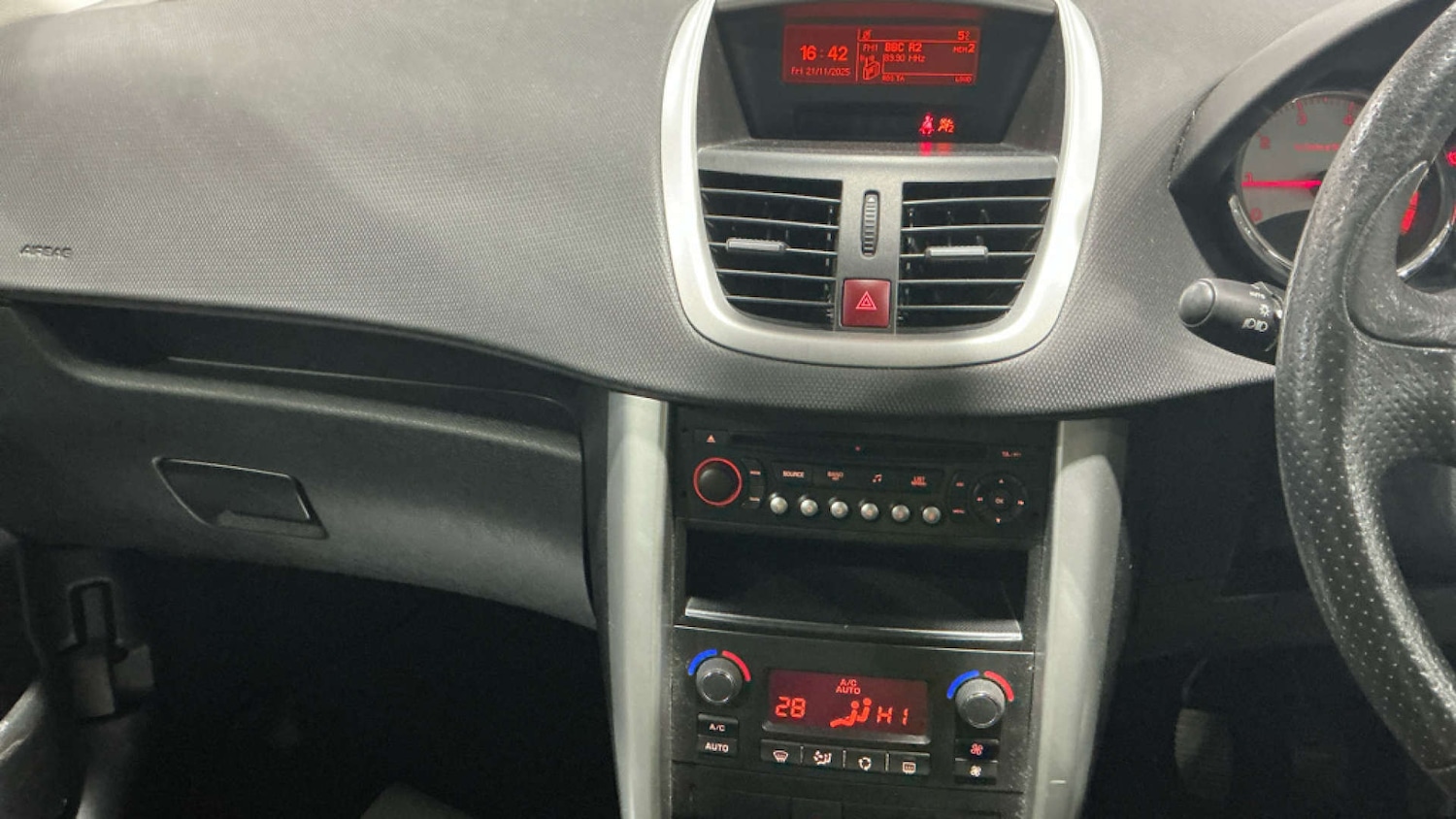 Used Peugeot 207 2010 for sale - 76703580: Photo 11