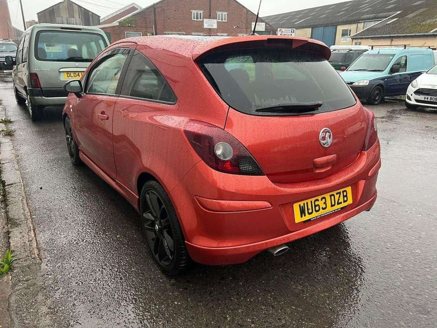 Used Vauxhall Corsa 2013 for sale - 76600589: Photo 2