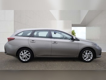 Used Toyota Auris 2015 for sale - 79203667: Photo