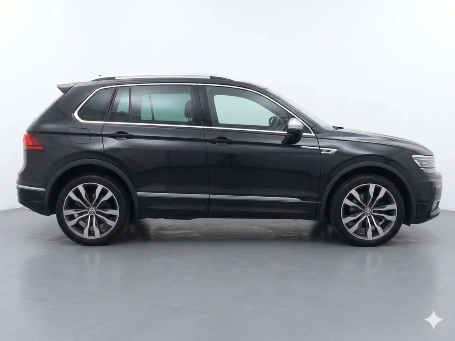 Used Volkswagen Tiguan 2018 for sale - 77821674: Photo 11