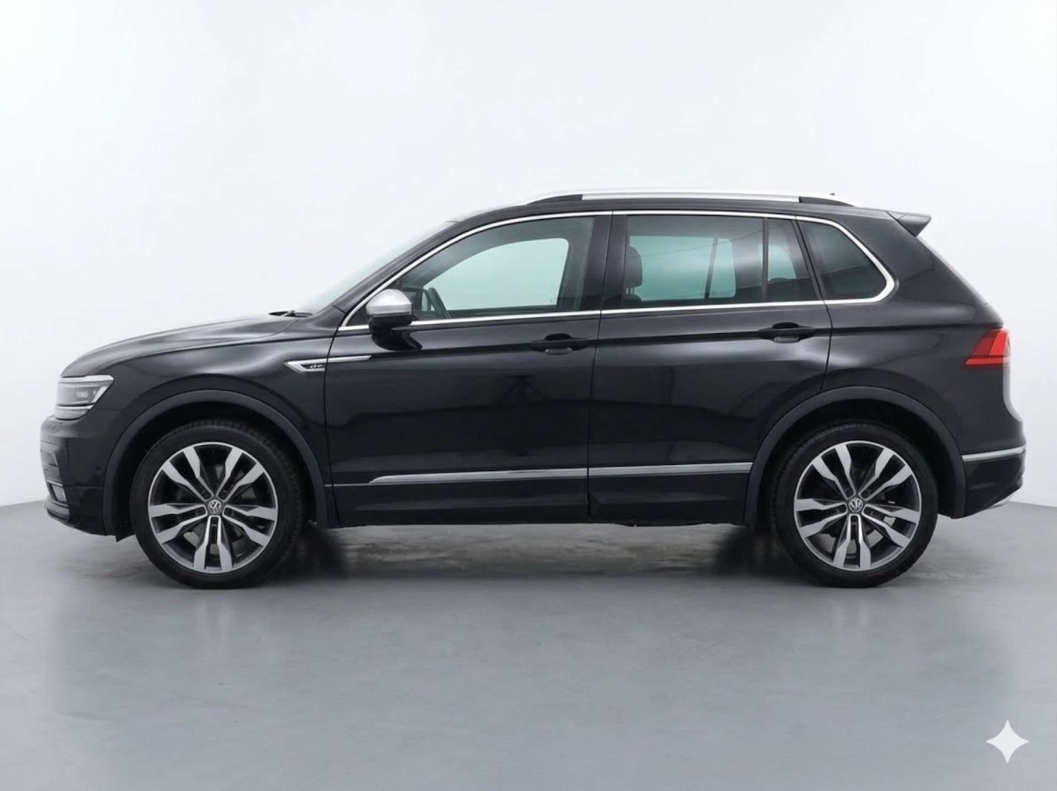 Used Volkswagen Tiguan 2018 for sale - 77821674: Photo 12