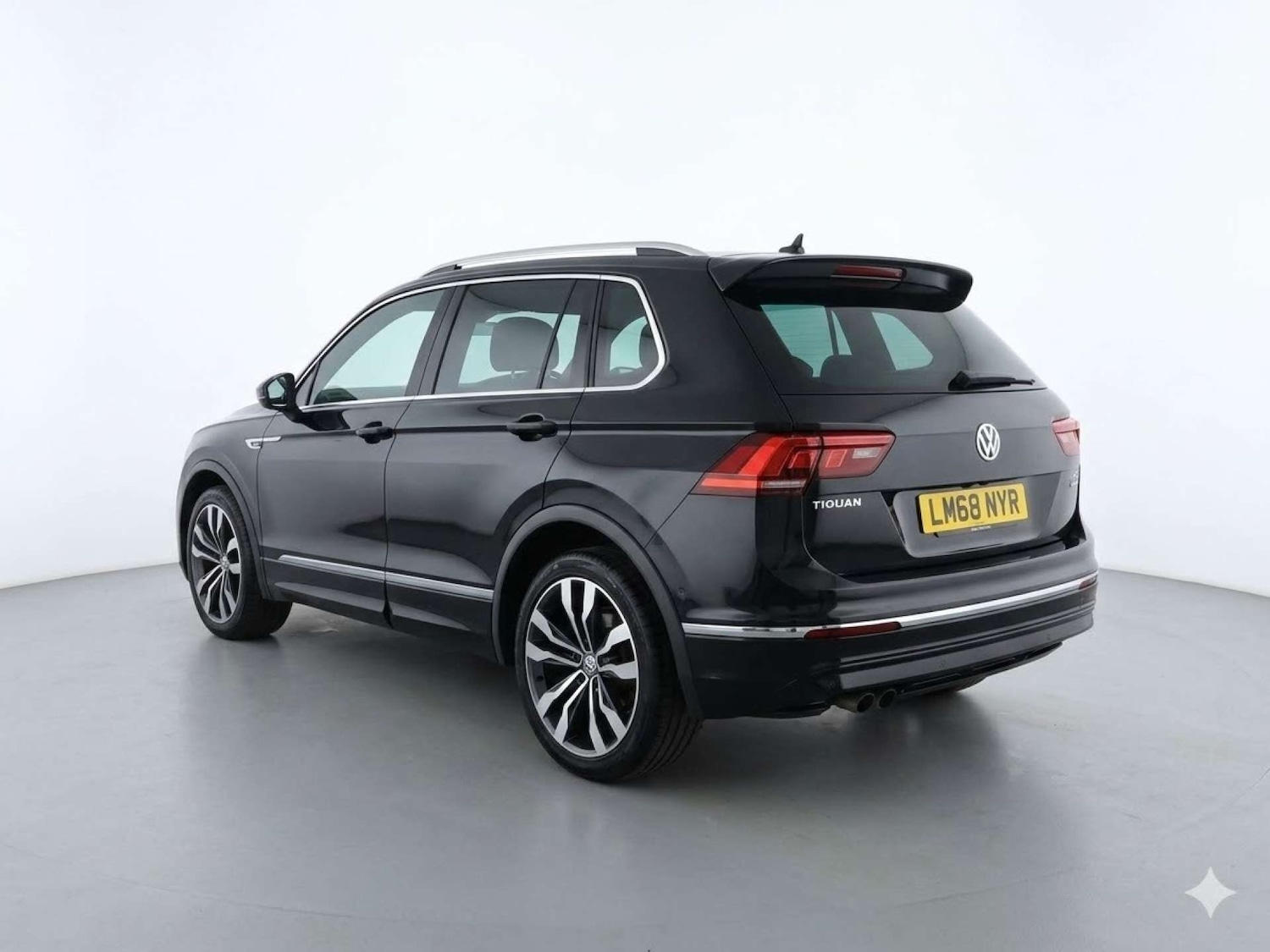 Used Volkswagen Tiguan 2018 for sale - 77821674: Photo 2