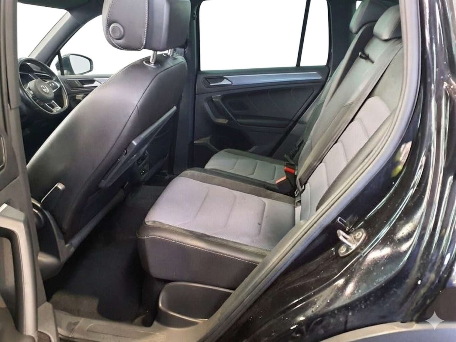 Used Volkswagen Tiguan 2018 for sale - 77821674: Photo 4