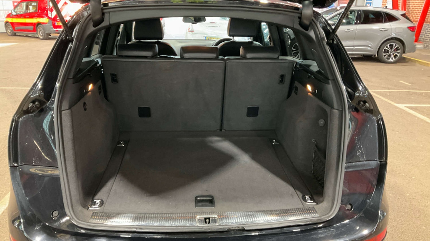 Used Audi Q5 2010 for sale - 76618187: Photo 19