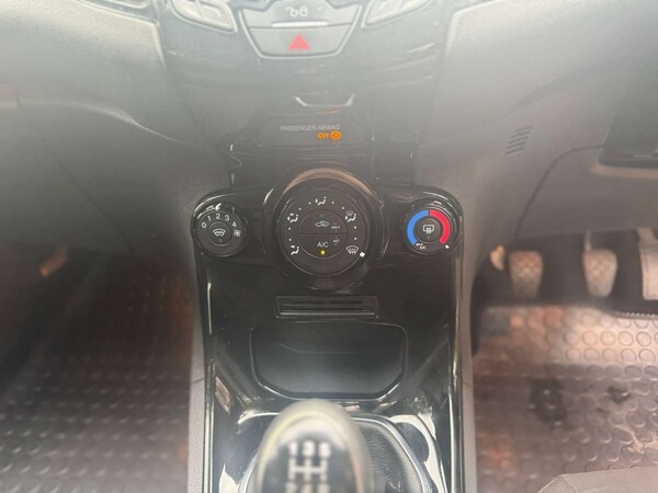 Used Ford Fiesta 2015 for sale - 76208694: Photo 31
