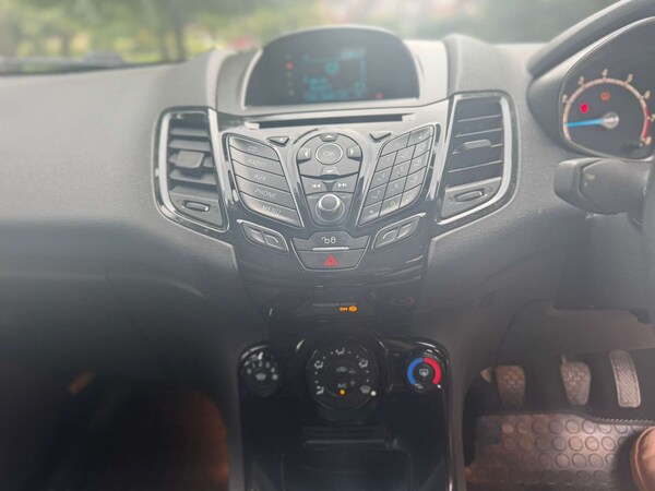 Used Ford Fiesta 2015 for sale - 76208694: Photo 39