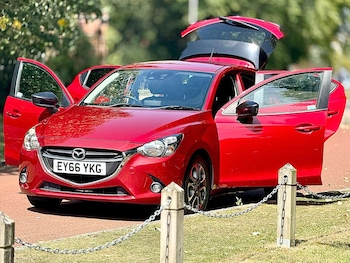 Used Mazda Mazda2 2016 for sale - 75463674: Photo