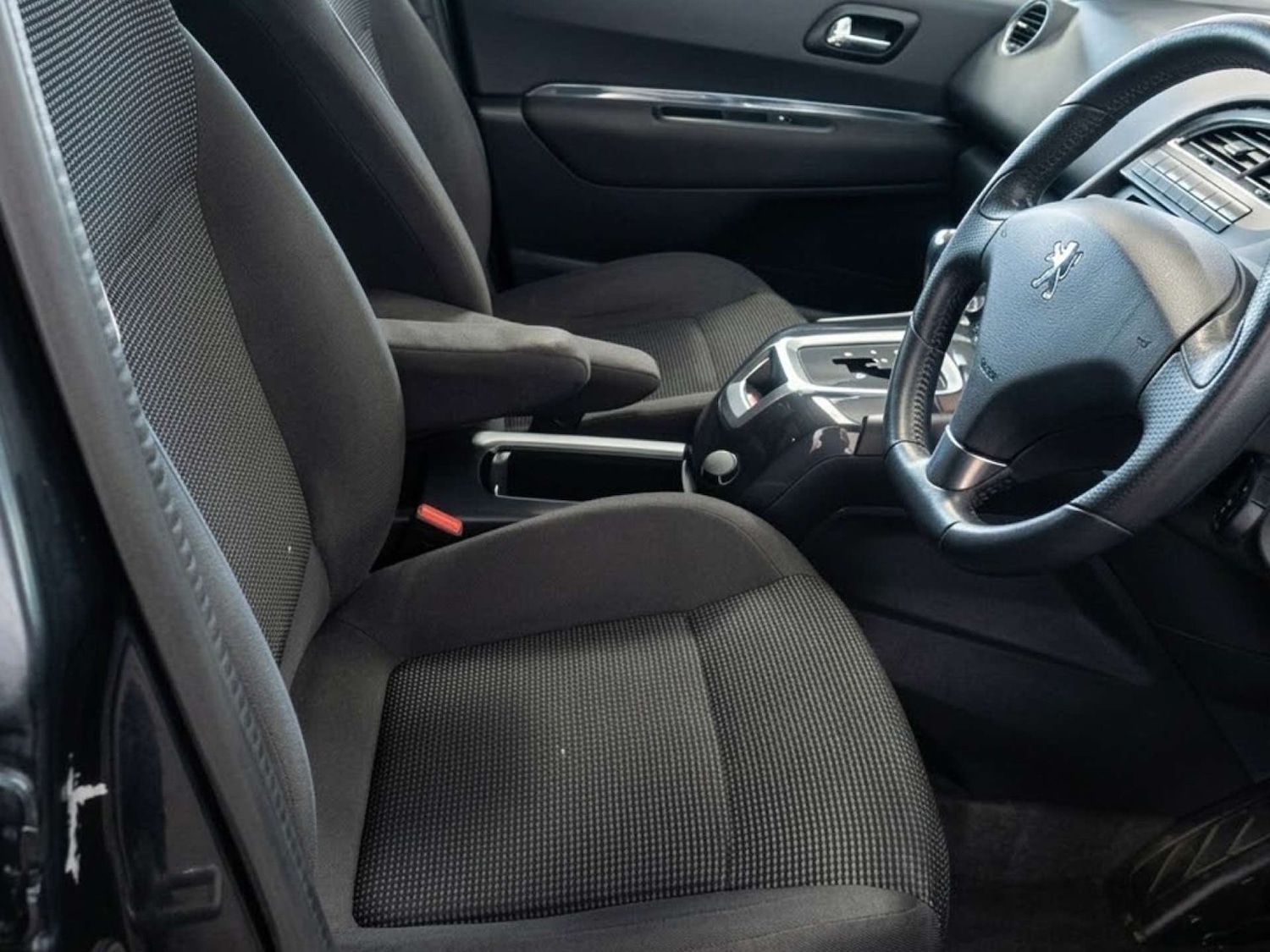 Used Peugeot 5008 2012 for sale - 77821666: Photo 10