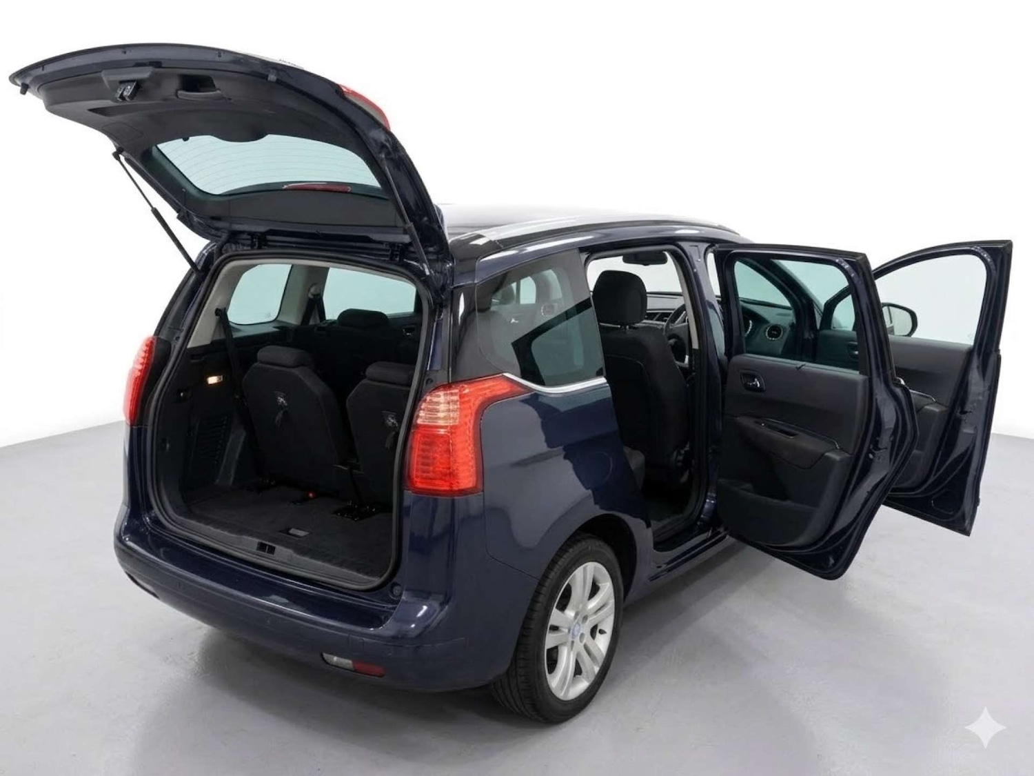 Used Peugeot 5008 2012 for sale - 77821666: Photo 13