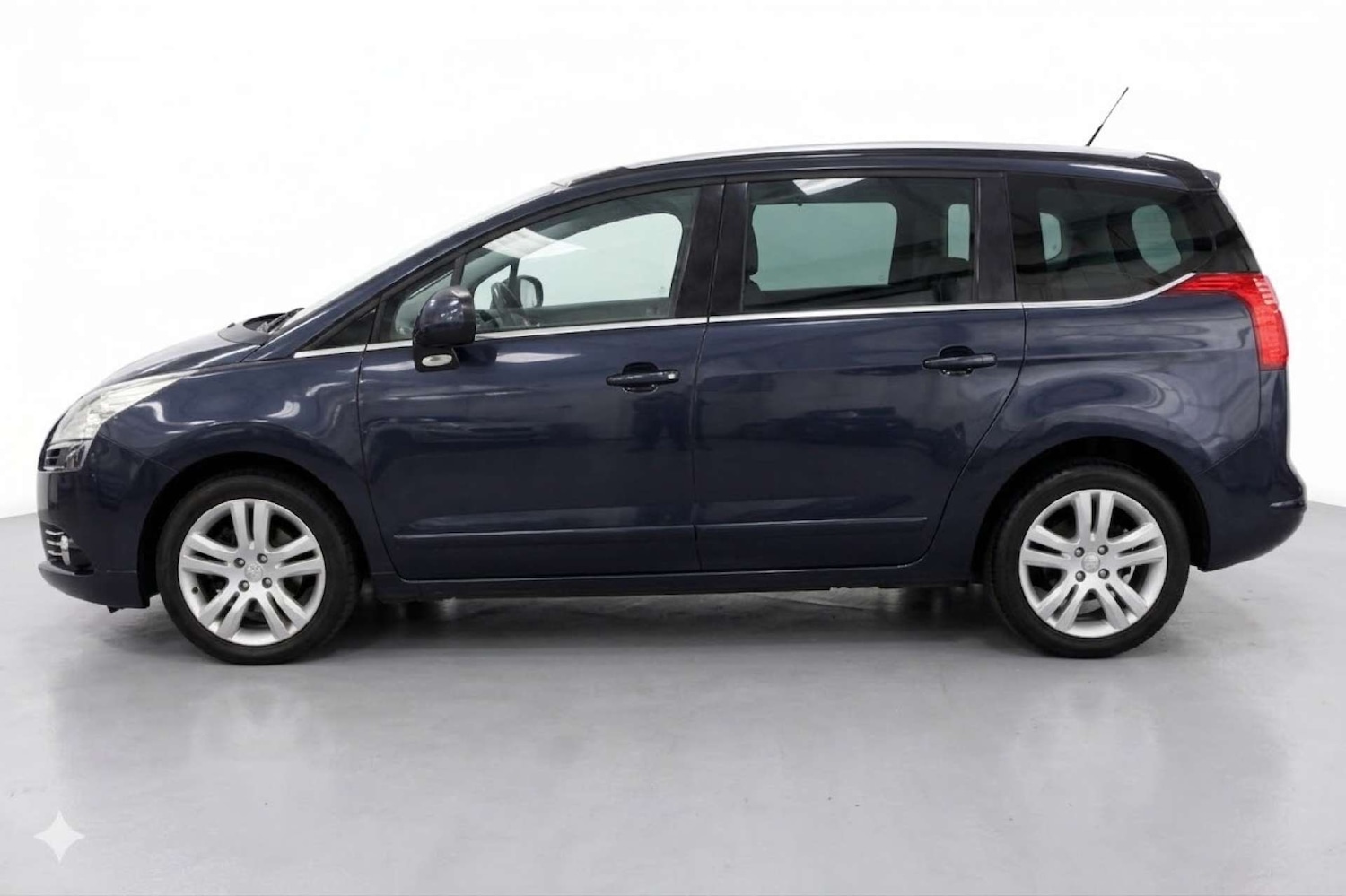 Used Peugeot 5008 2012 for sale - 77821666: Photo 8