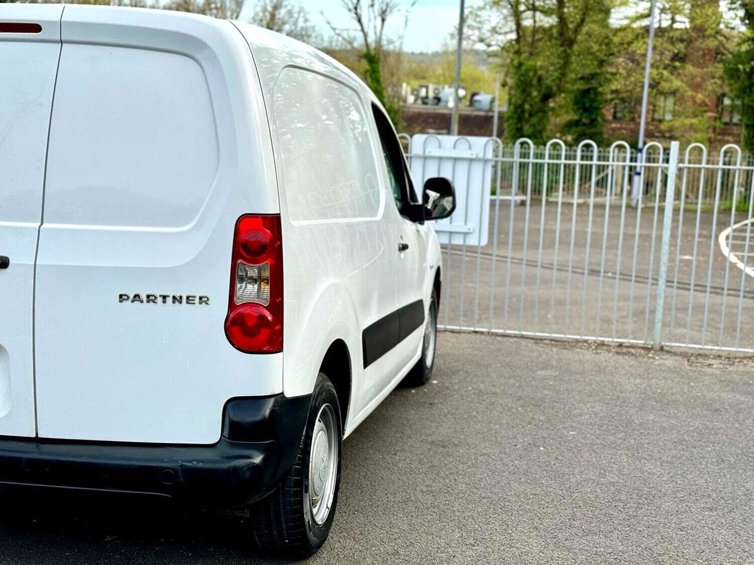 Used Peugeot Partner 2010 for sale - 76601114: Photo 13