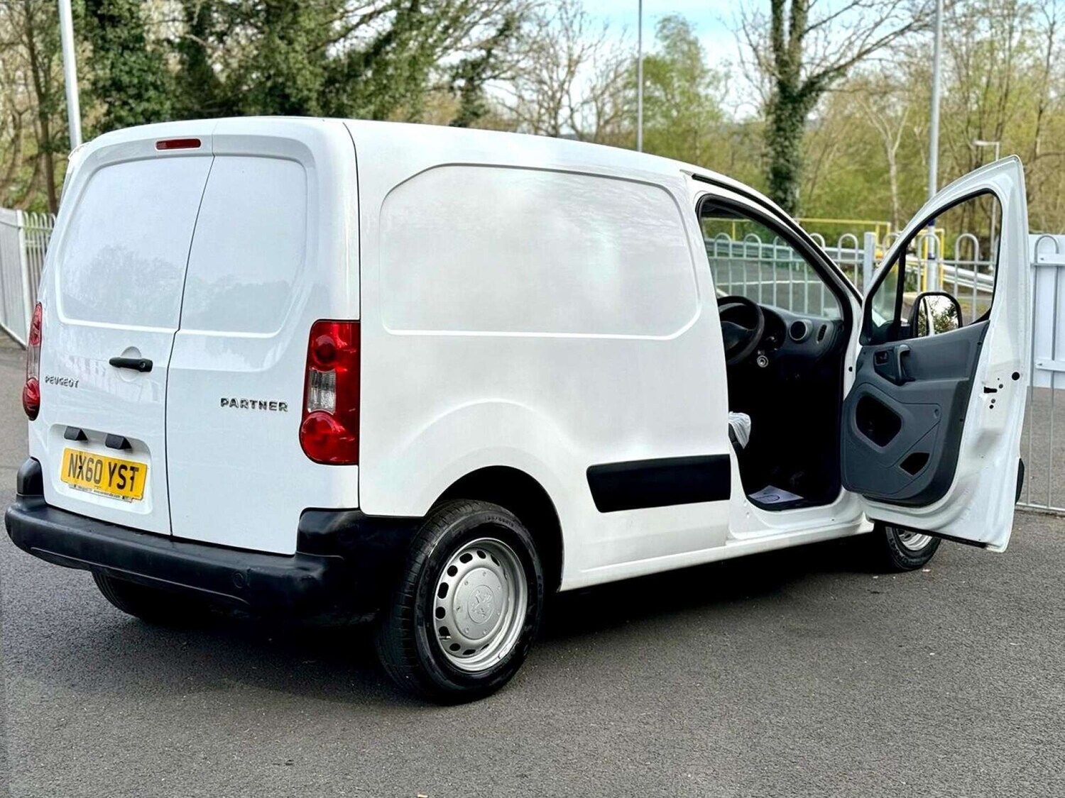 Used Peugeot Partner 2010 for sale - 76601114: Photo 15