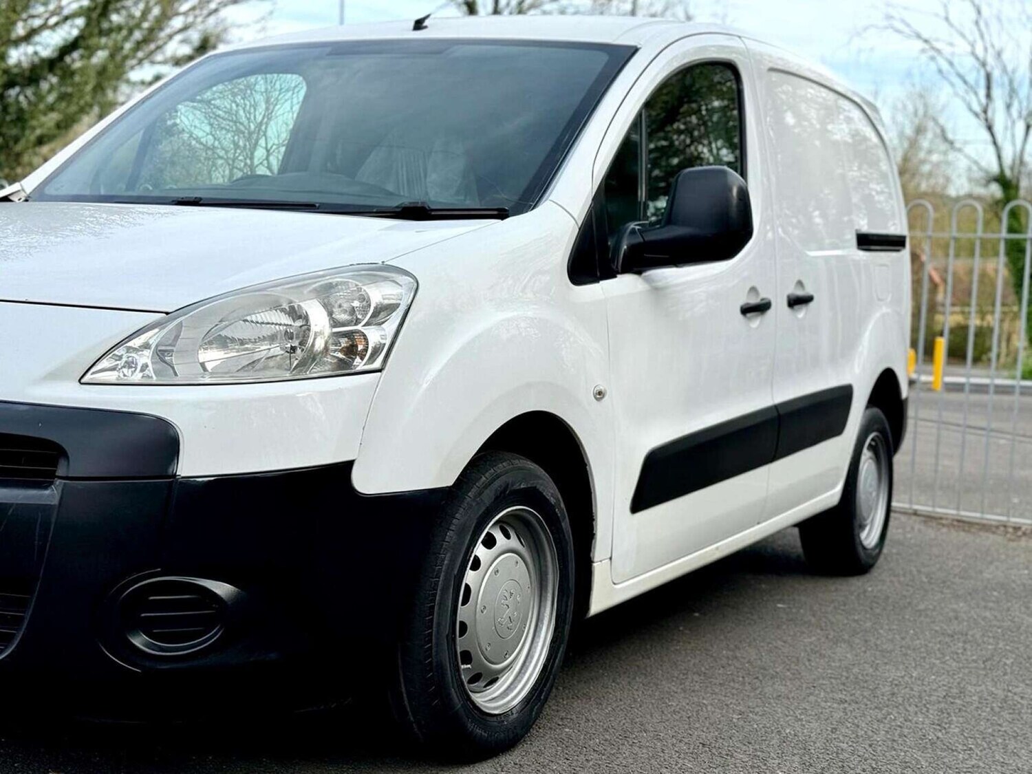 Used Peugeot Partner 2010 for sale - 76601114: Photo 3