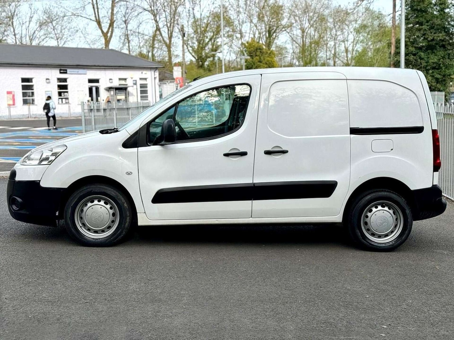 Used Peugeot Partner 2010 for sale - 76601114: Photo 7