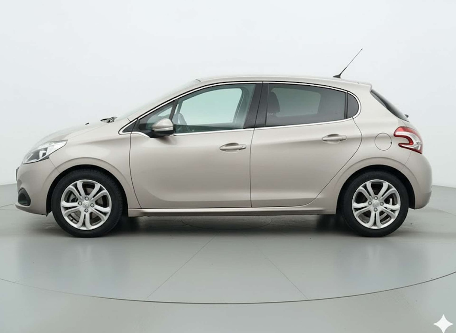 Used Peugeot 208 2013 for sale - 76611742: Photo 10