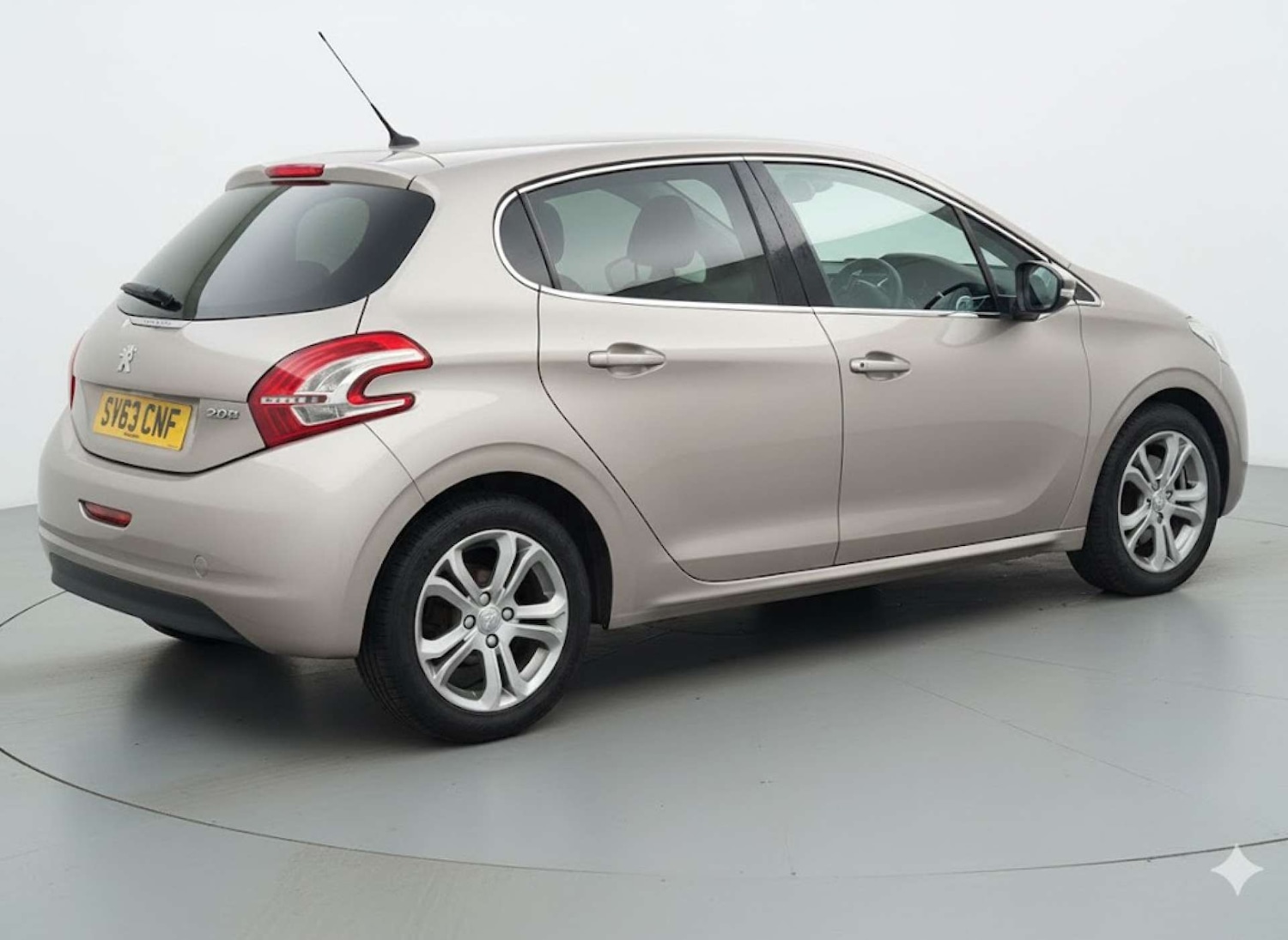 Used Peugeot 208 2013 for sale - 76611742: Photo 14