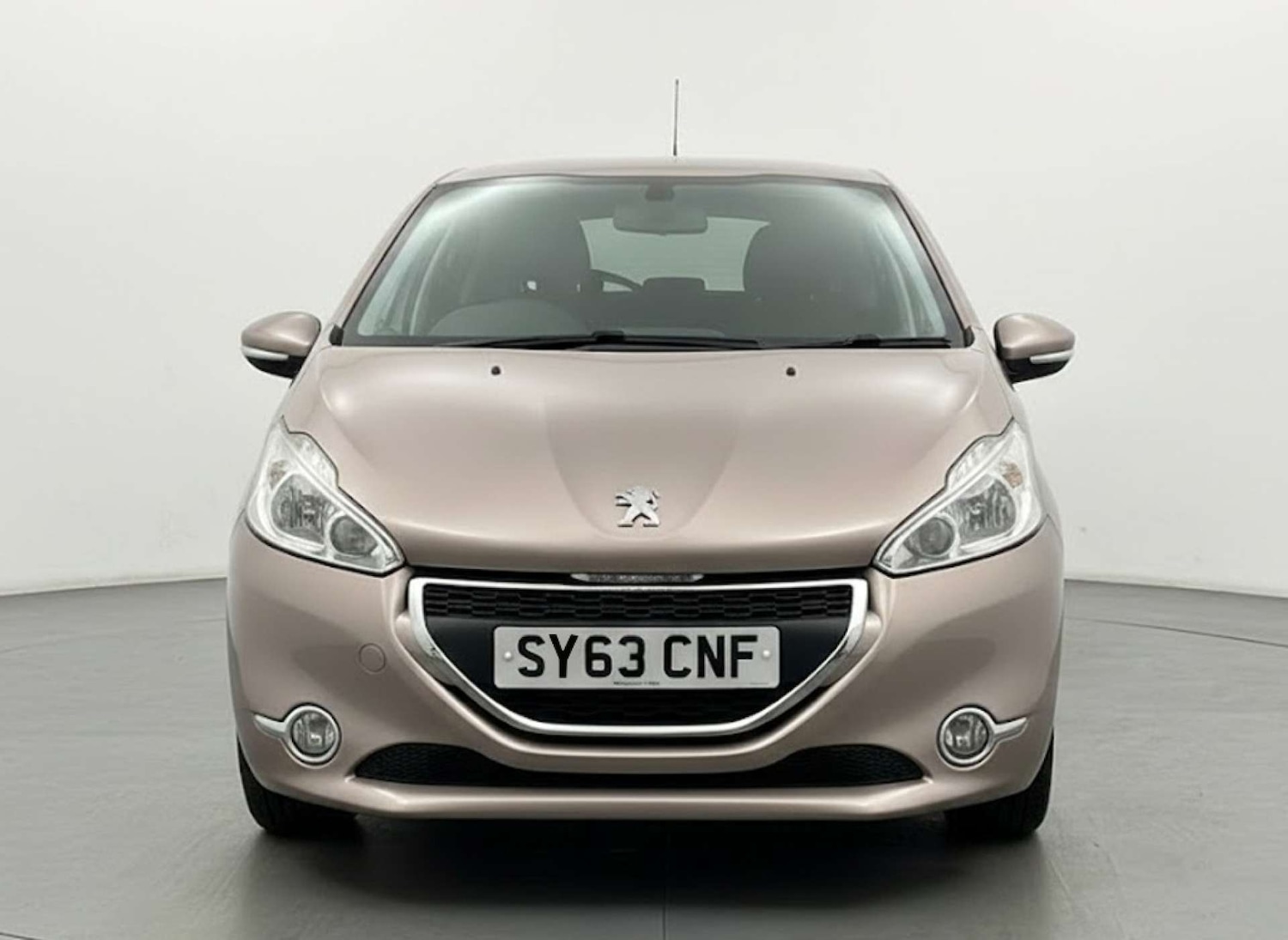 Used Peugeot 208 2013 for sale - 76611742: Photo 2
