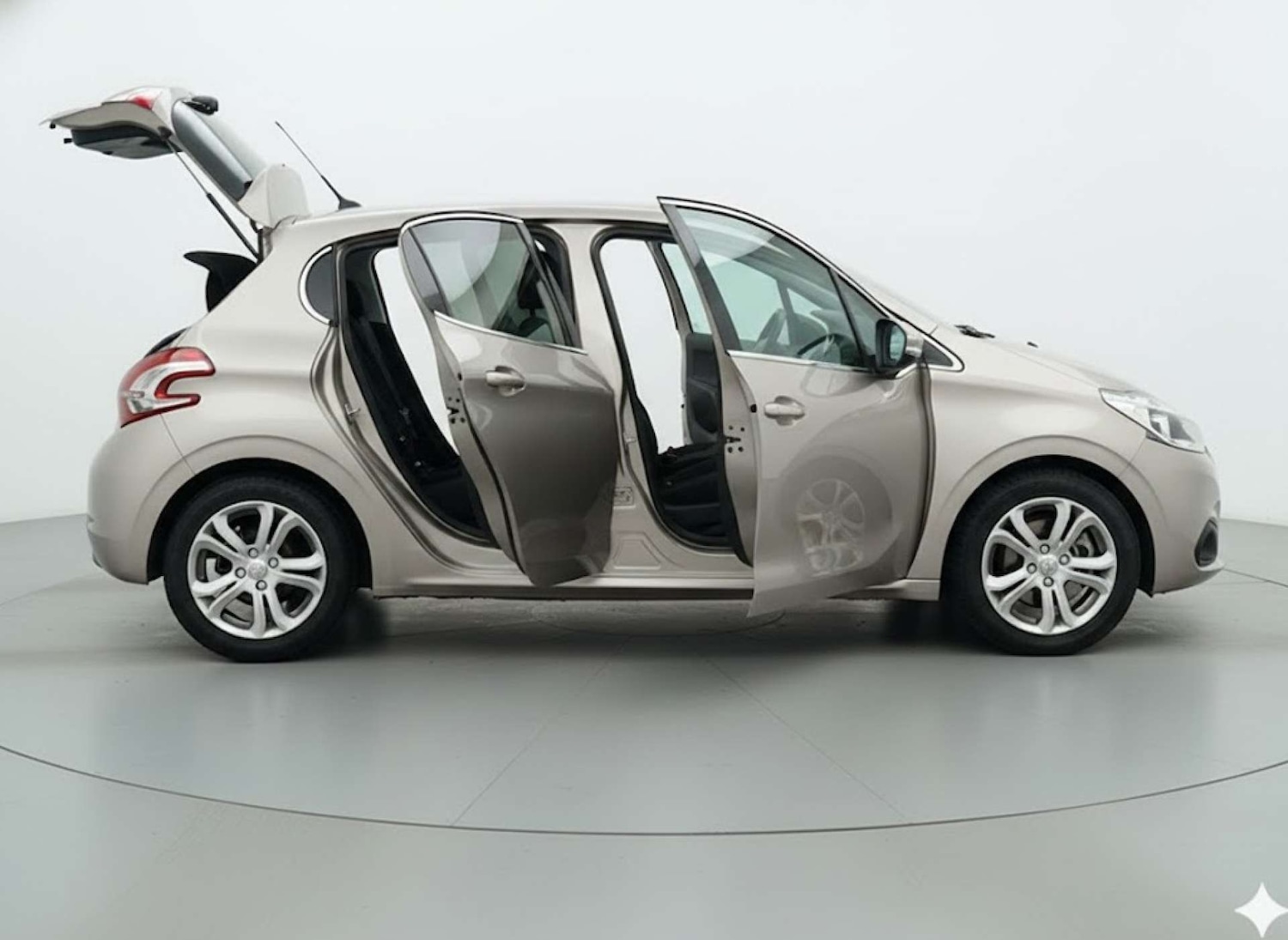 Used Peugeot 208 2013 for sale - 76611742: Photo 8