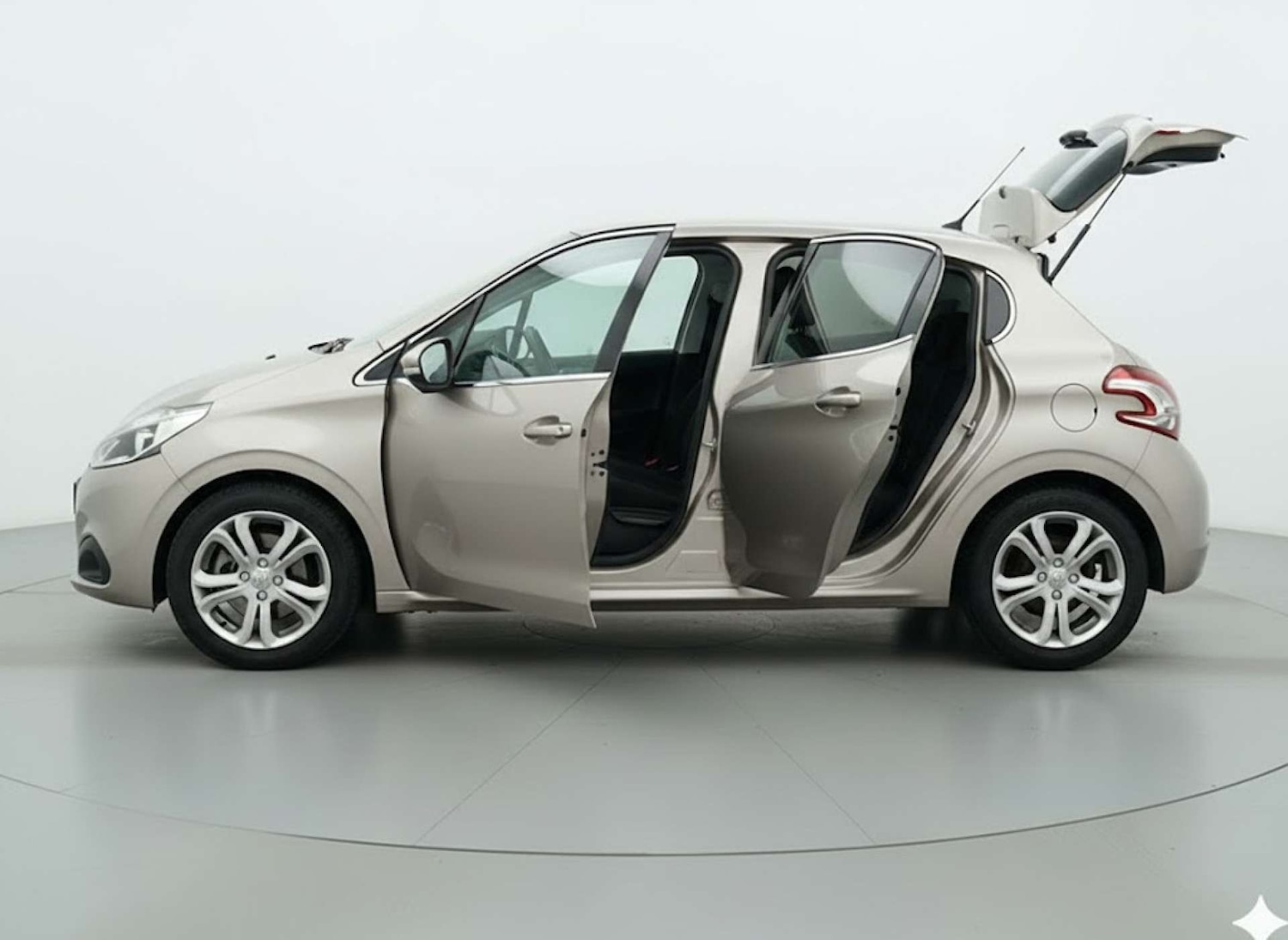 Used Peugeot 208 2013 for sale - 76611742: Photo 9