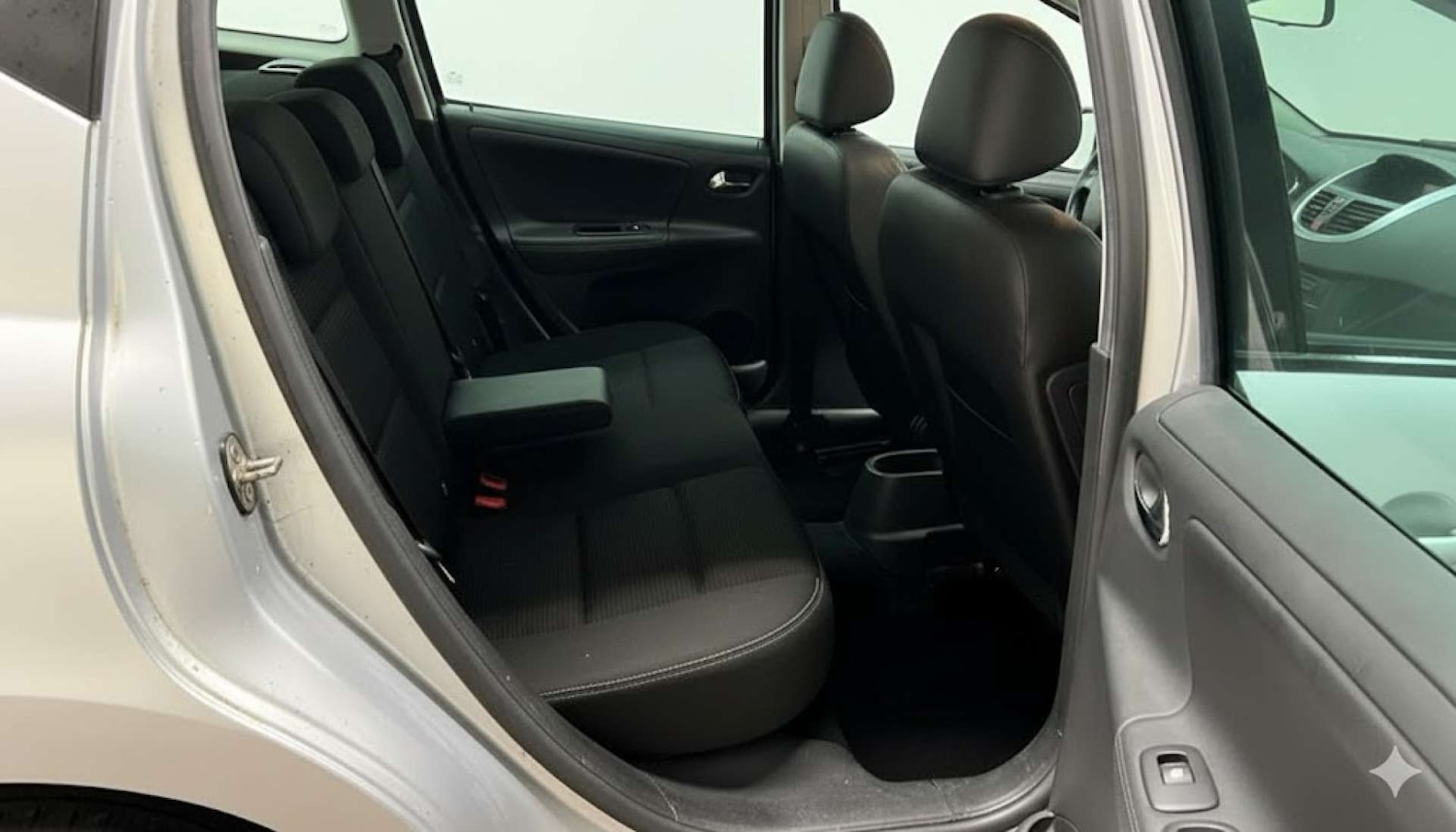 Used Peugeot 207 2012 for sale - 76751988: Photo 16