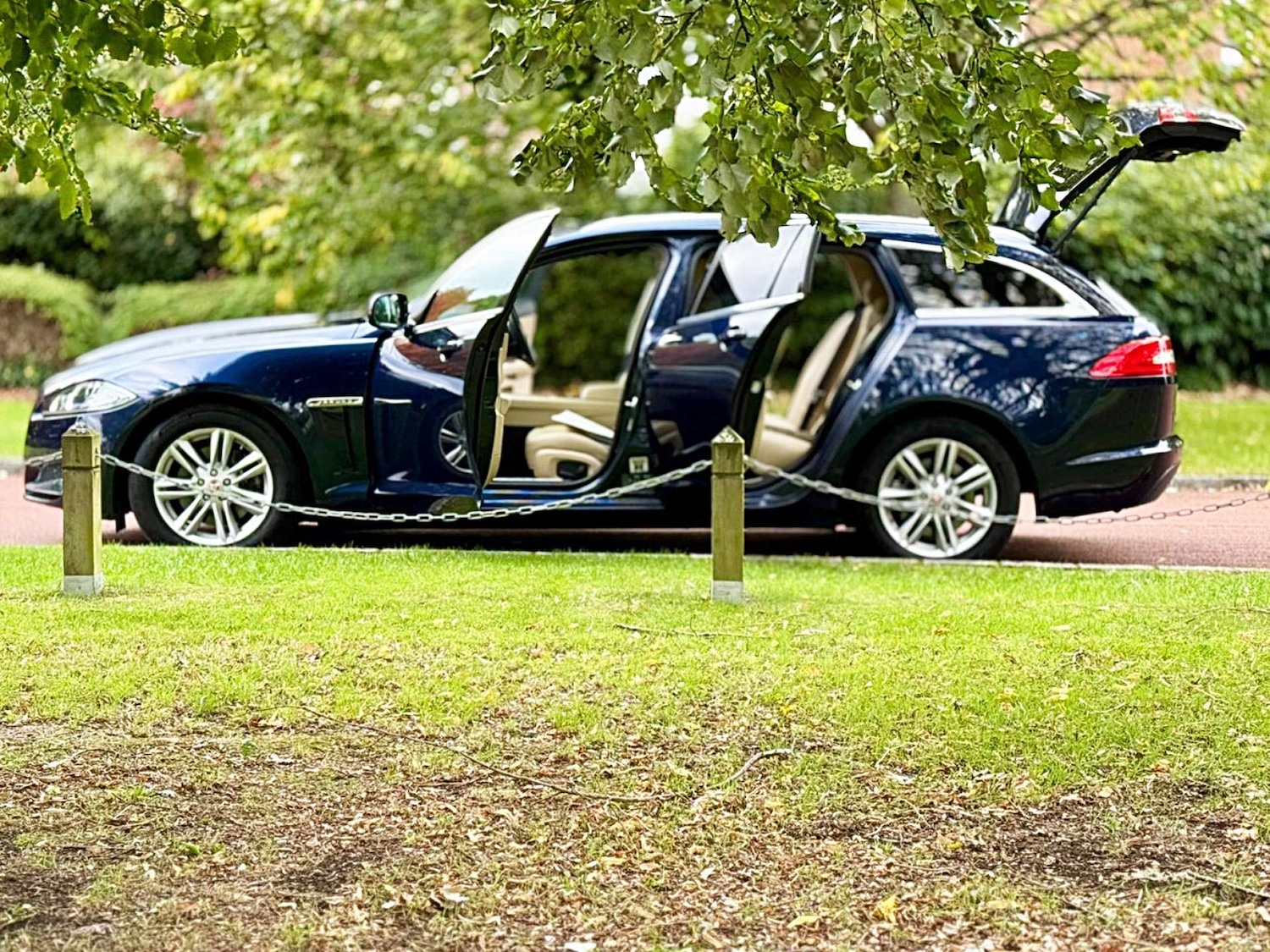 Used Jaguar XF 2015 for sale - 76208696: Photo 28