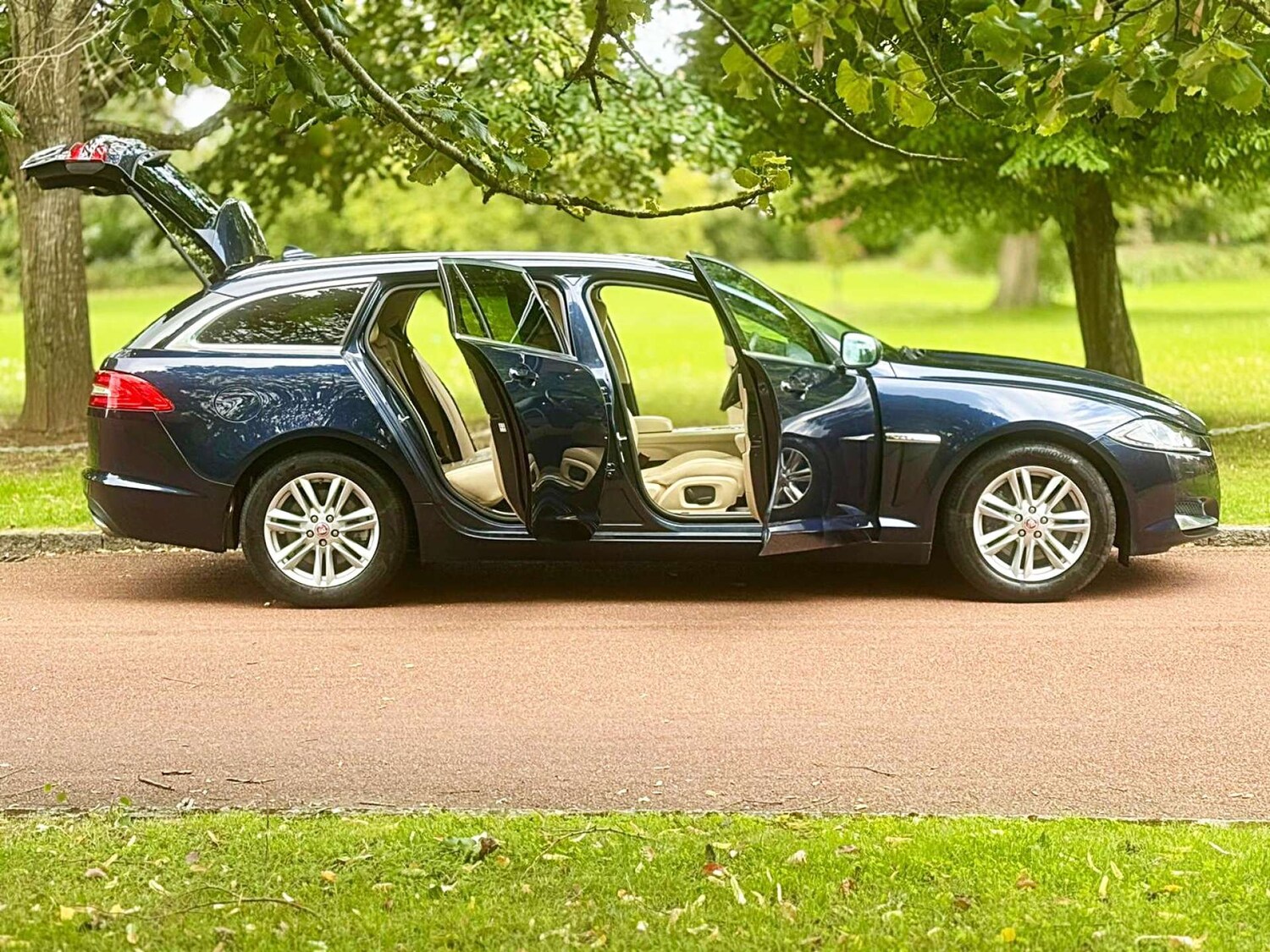 Used Jaguar XF 2015 for sale - 76208696: Photo 33