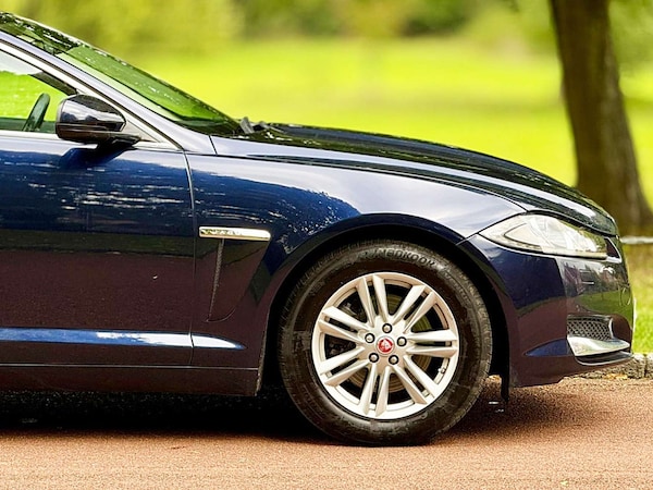 Used Jaguar XF 2015 for sale - 76208696: Photo 5