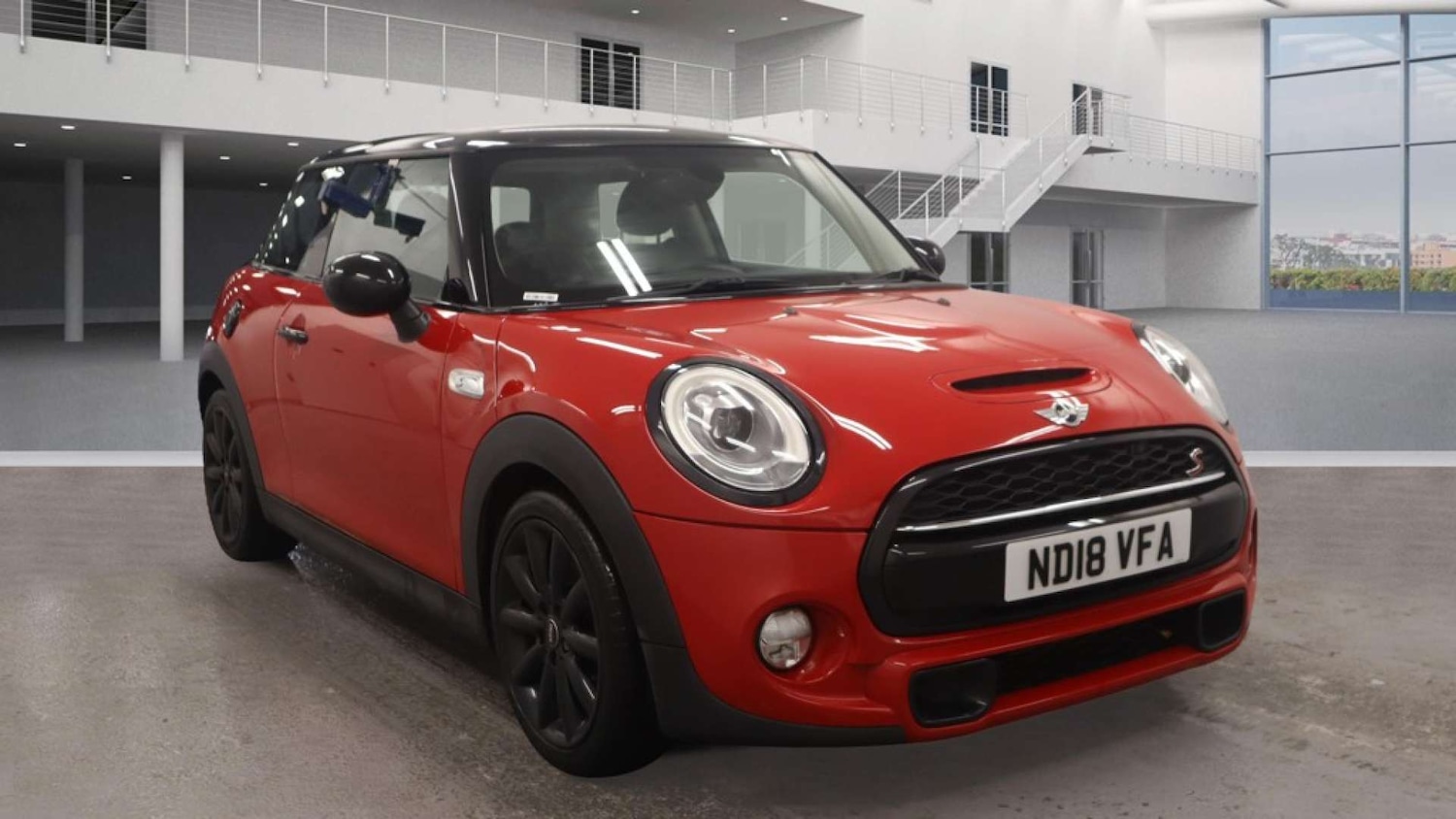 Used MINI Hatch 2018 for sale - 76618199: Photo 1