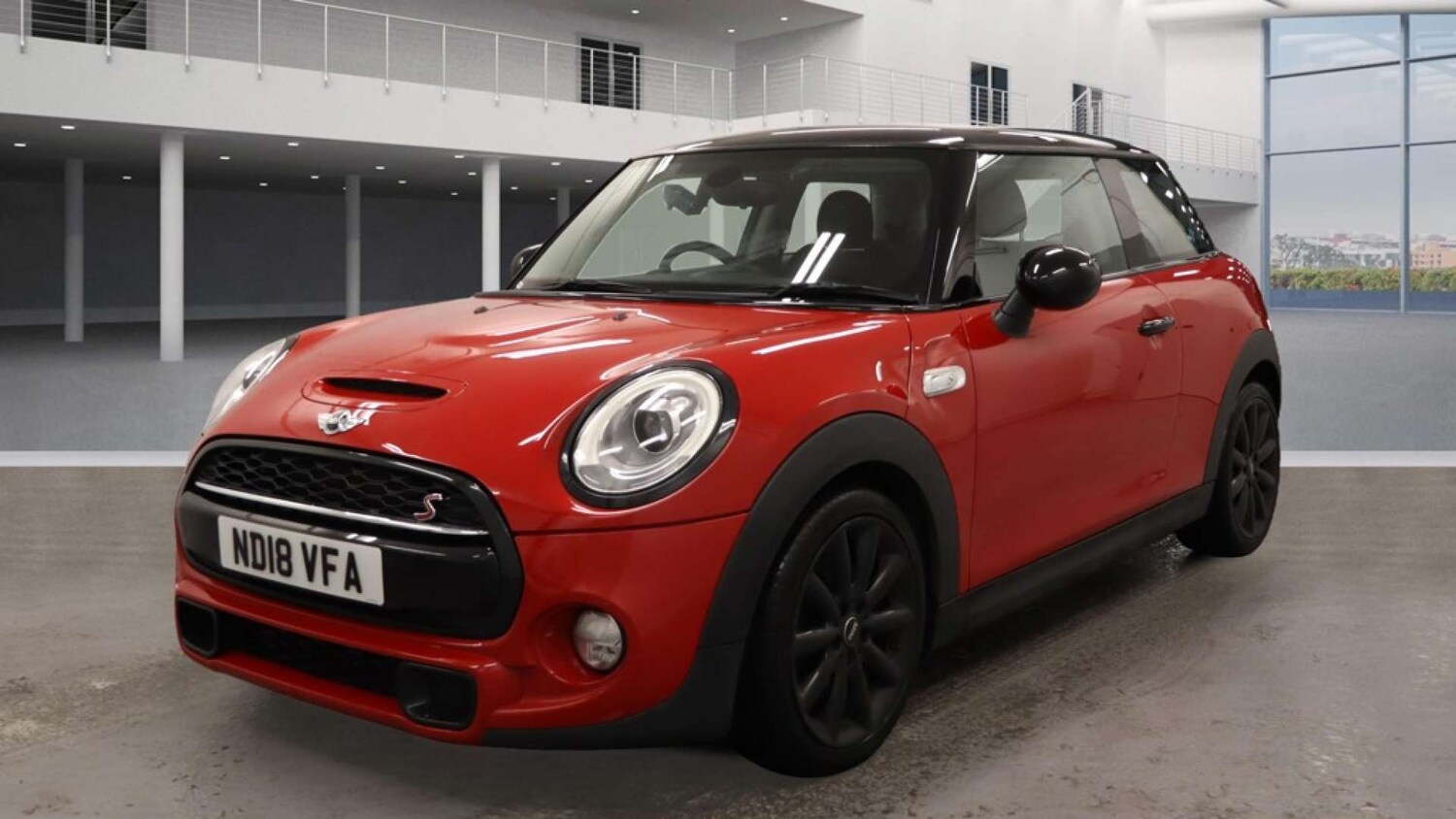 Used MINI Hatch 2018 for sale - 76618199: Photo 2