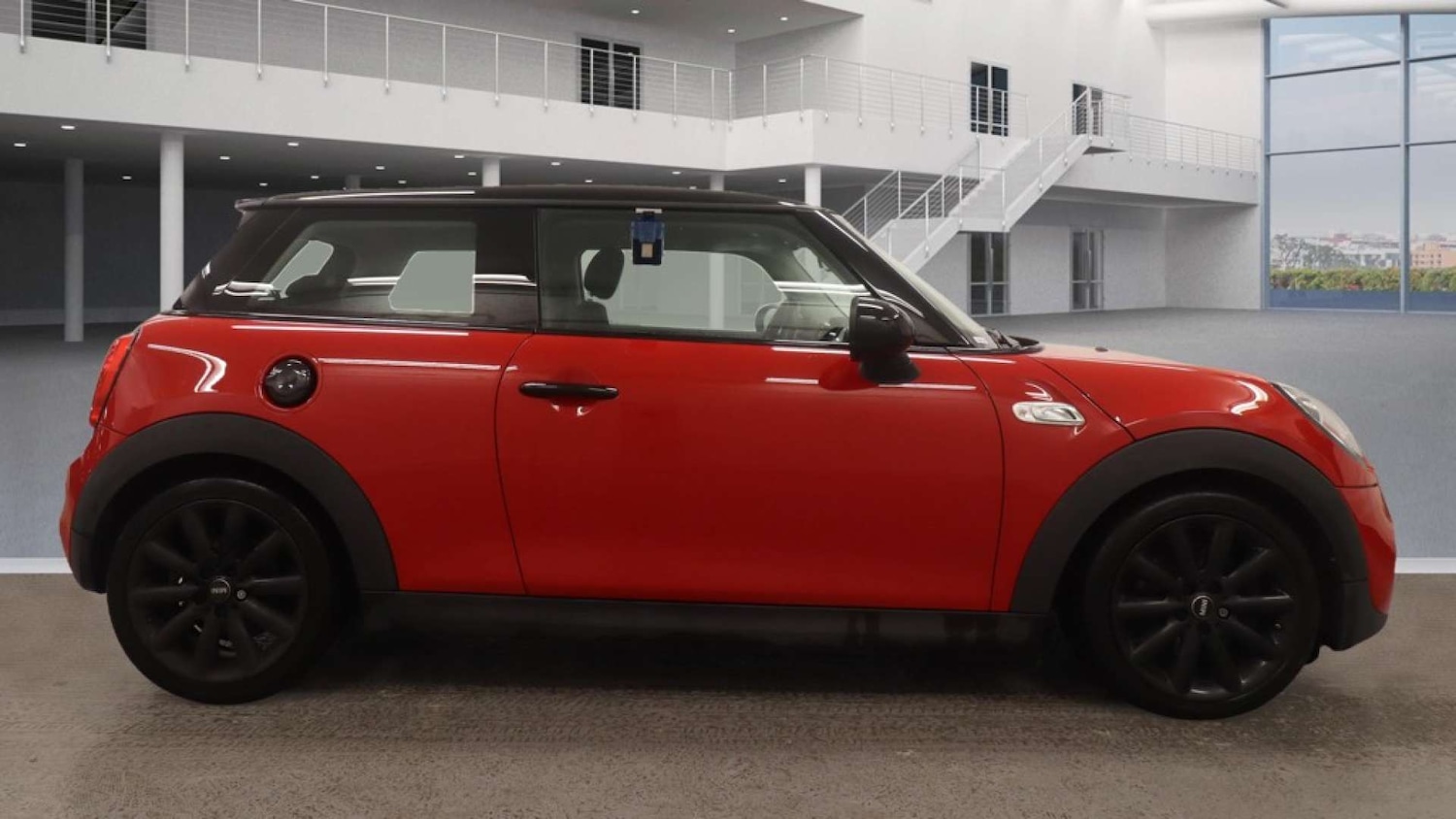 Used MINI Hatch 2018 for sale - 76618199: Photo 3