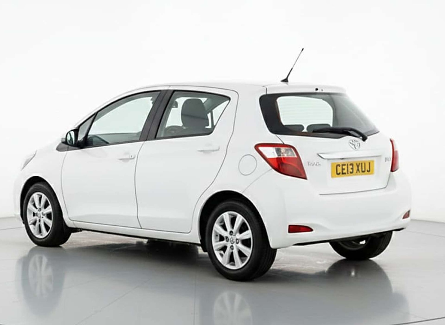 Used Toyota Yaris 2013 for sale - 77299353: Photo 10