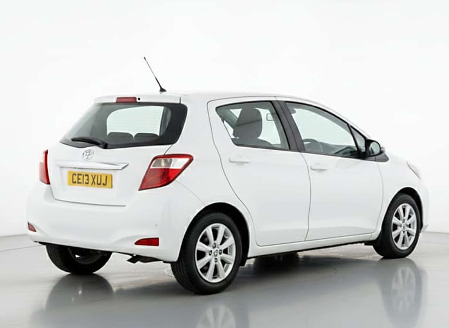 Used Toyota Yaris 2013 for sale - 77299353: Photo 11