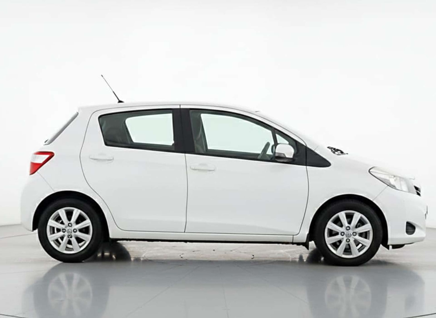 Used Toyota Yaris 2013 for sale - 77299353: Photo 13