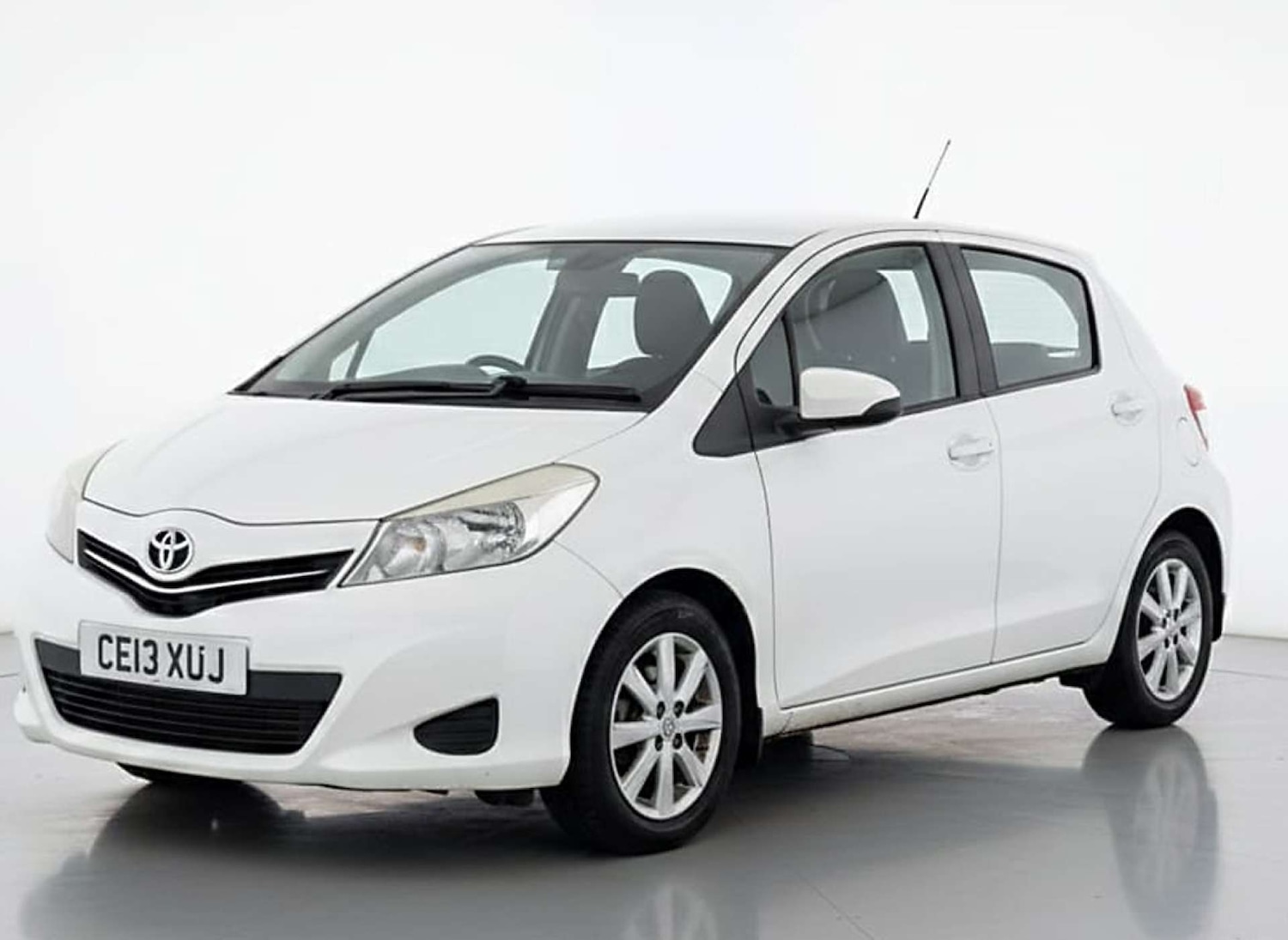 Used Toyota Yaris 2013 for sale - 77299353: Photo 3