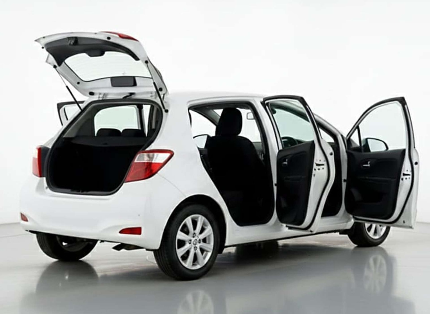 Used Toyota Yaris 2013 for sale - 77299353: Photo 8