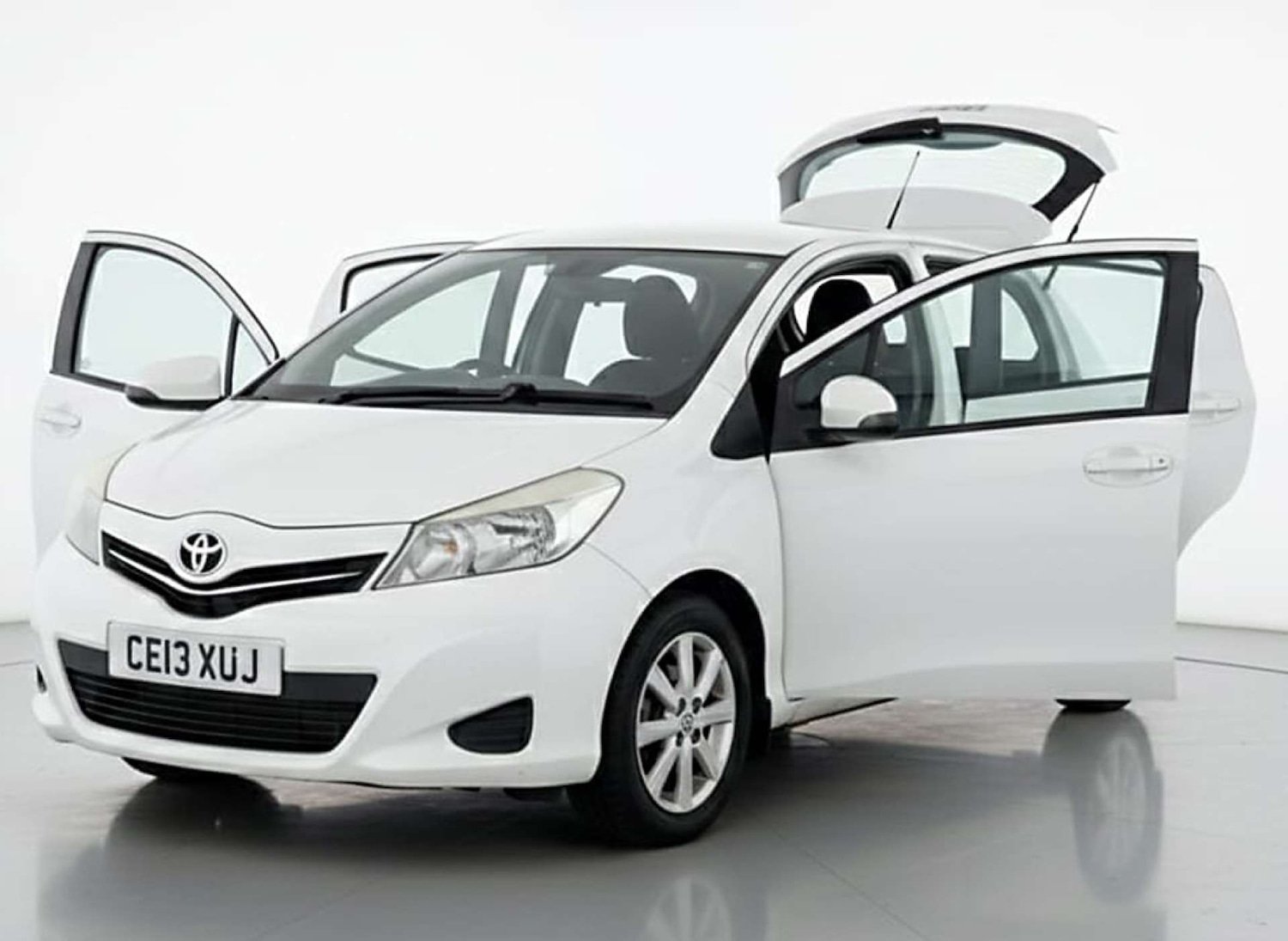 Used Toyota Yaris 2013 for sale - 77299353: Photo 9