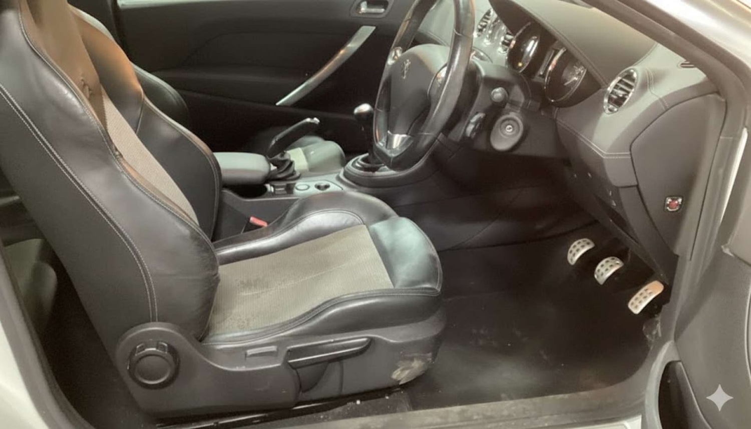 Used Peugeot RCZ 2013 for sale - 77189537: Photo 17