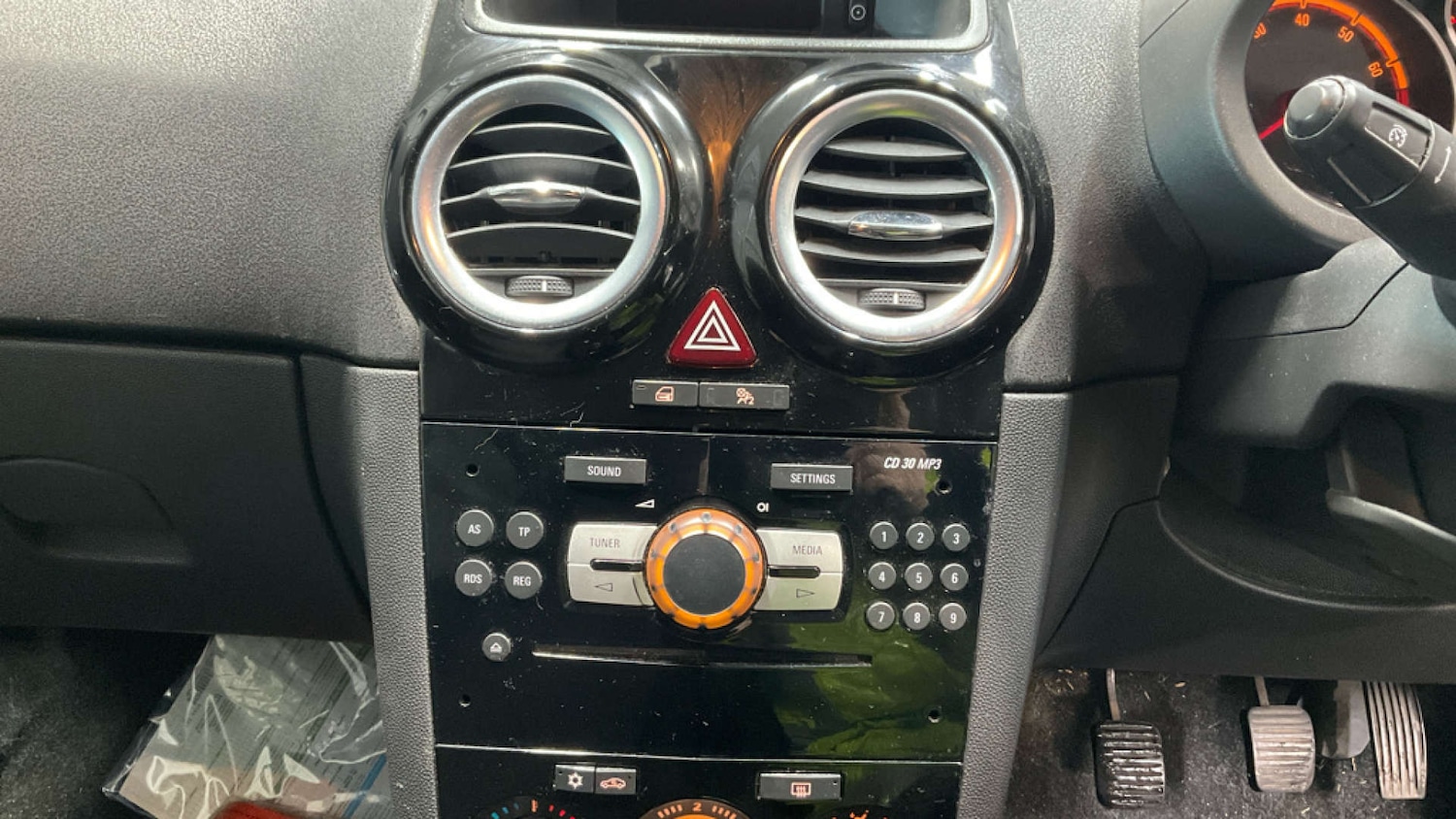 Used Vauxhall Corsa 2012 for sale - 77288578: Photo 9