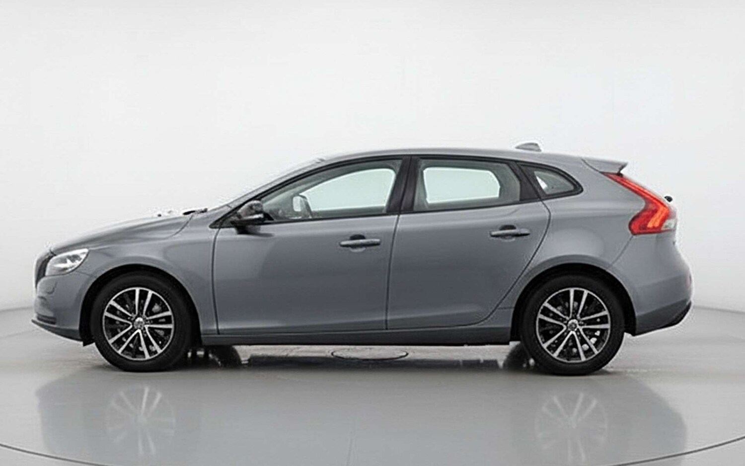 Used Volvo V40 2017 for sale - 77830693: Photo 10