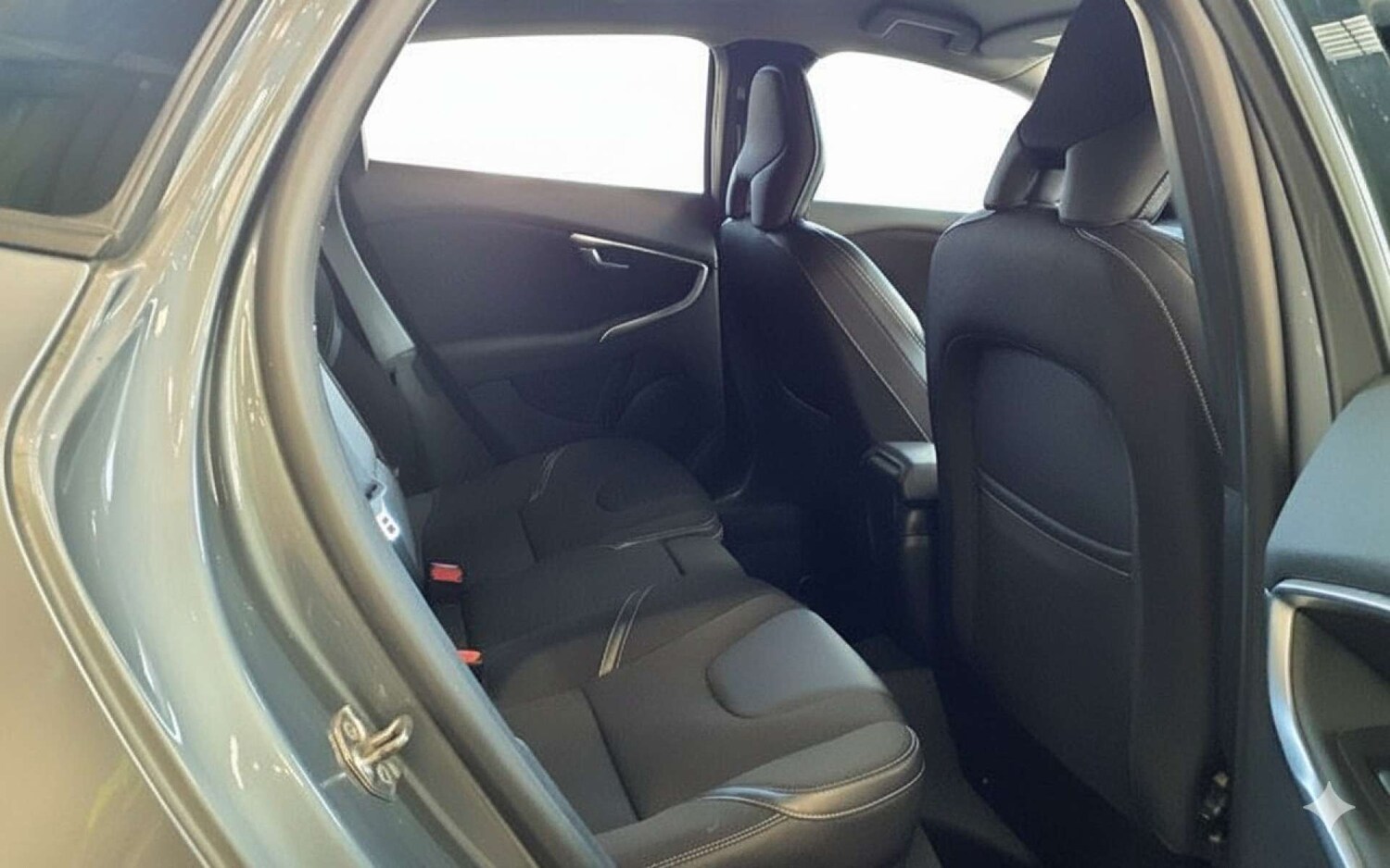 Used Volvo V40 2017 for sale - 77830693: Photo 16