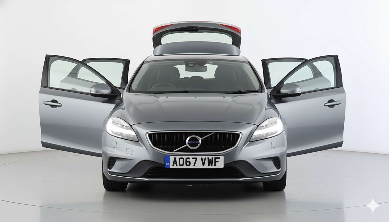 Used Volvo V40 2017 for sale - 77830693: Photo 8