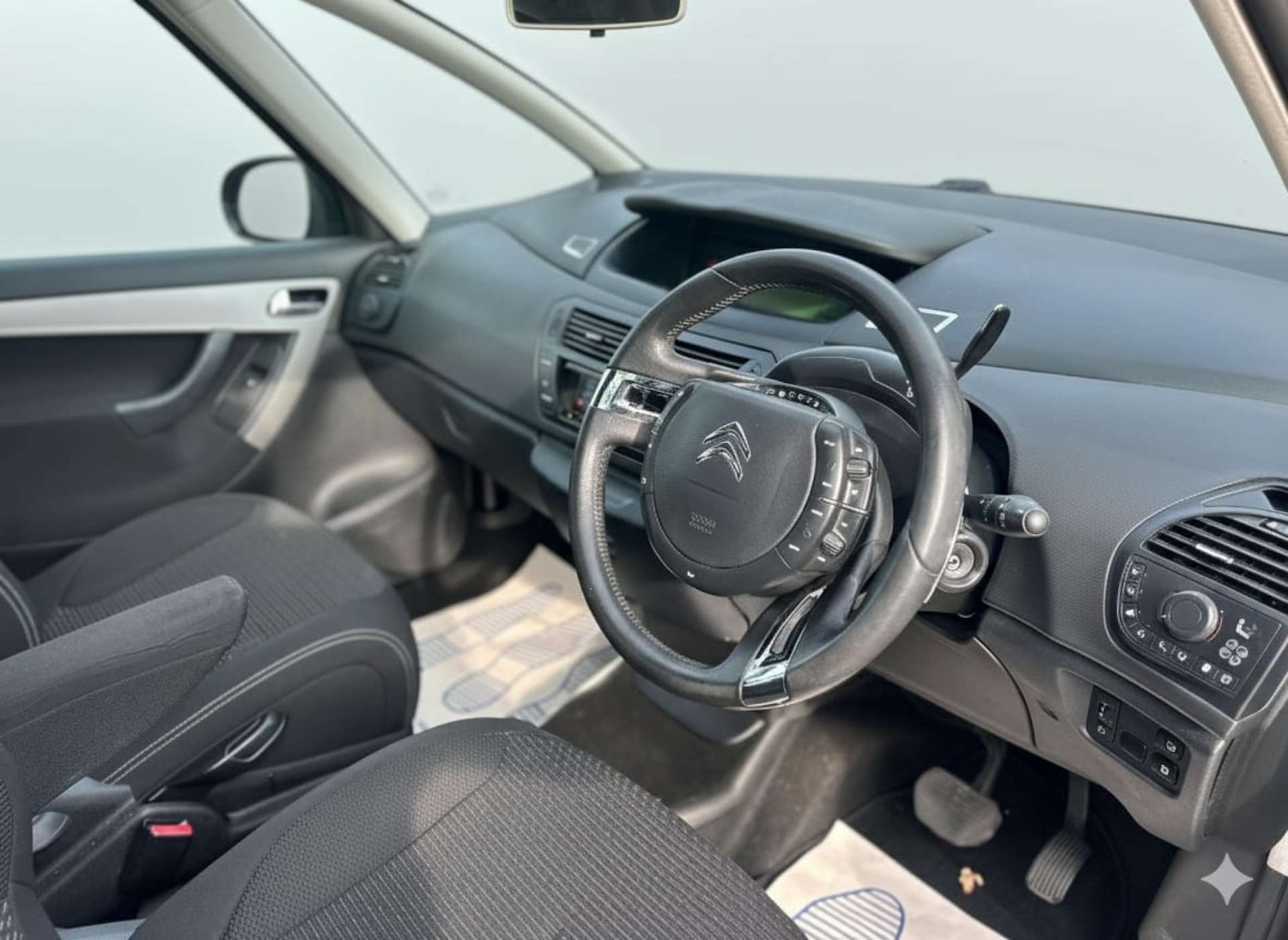 Used Citroen C4 Picasso 2011 for sale - 76431124: Photo 10