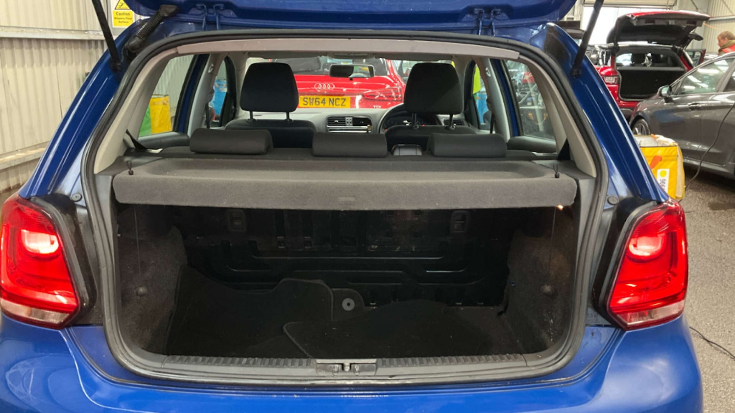 Used Volkswagen Polo 2011 for sale - 76525857: Photo 7