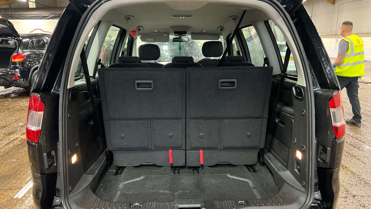 Used Ford Galaxy 2015 for sale - 76720495: Photo 8