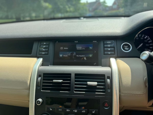 Used Land Rover Discovery Sport 2015 for sale - 74985206: Photo 44