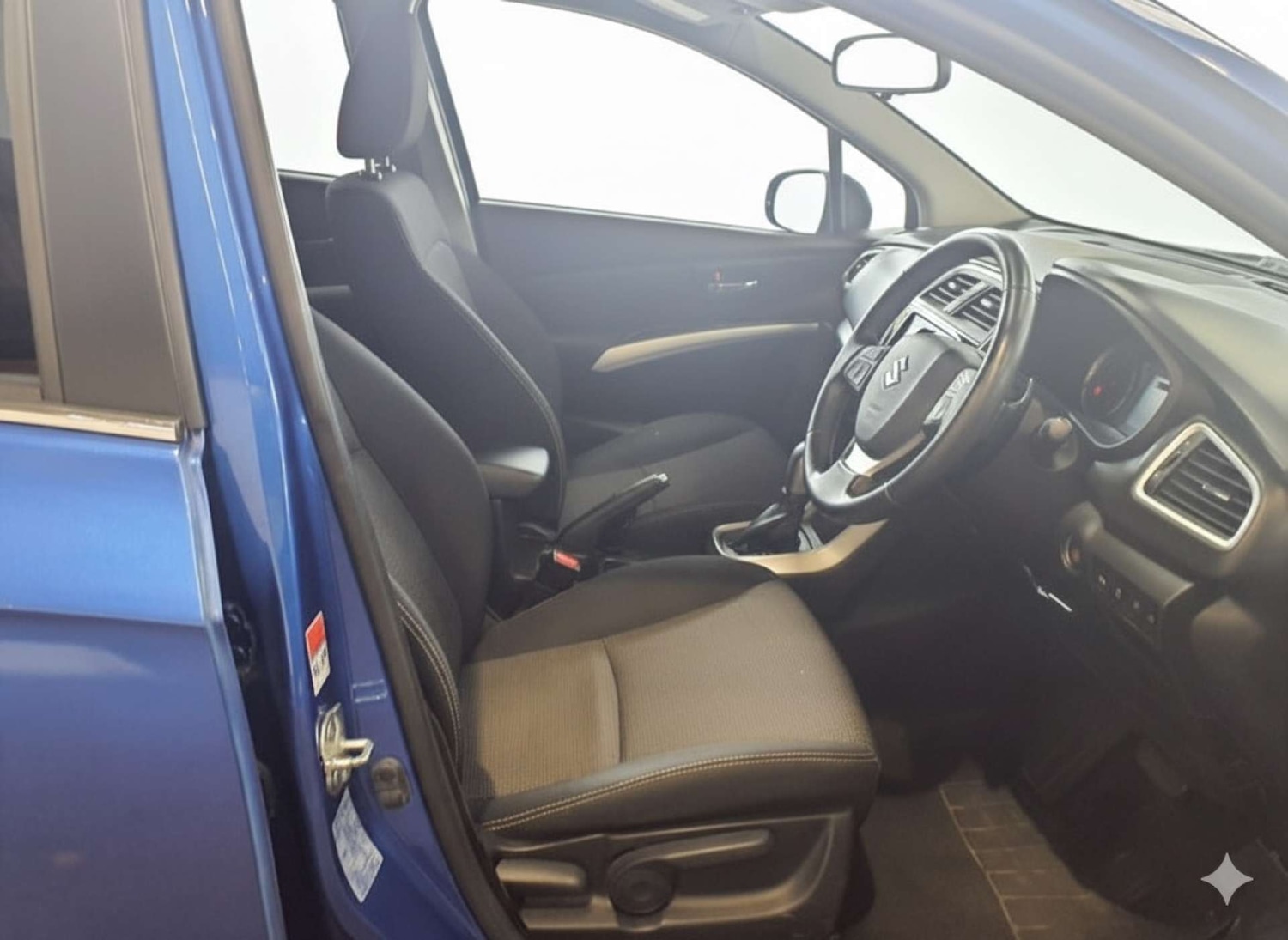 Used Suzuki SX4 S-Cross 2015 for sale - 76263530: Photo 5