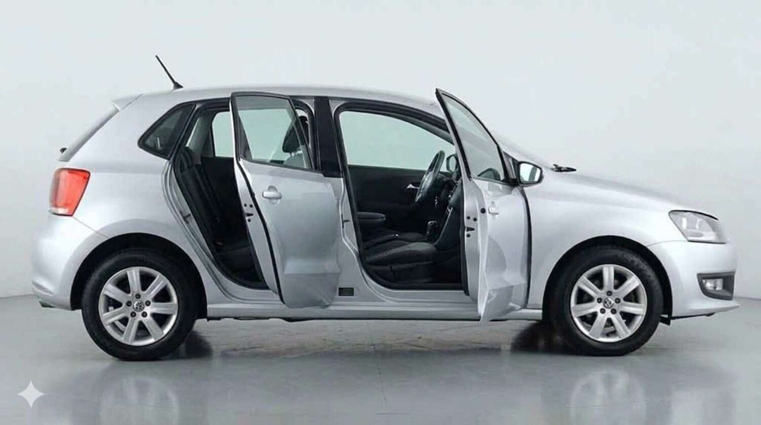 Used Volkswagen Polo 2010 for sale - 77888818: Photo 14