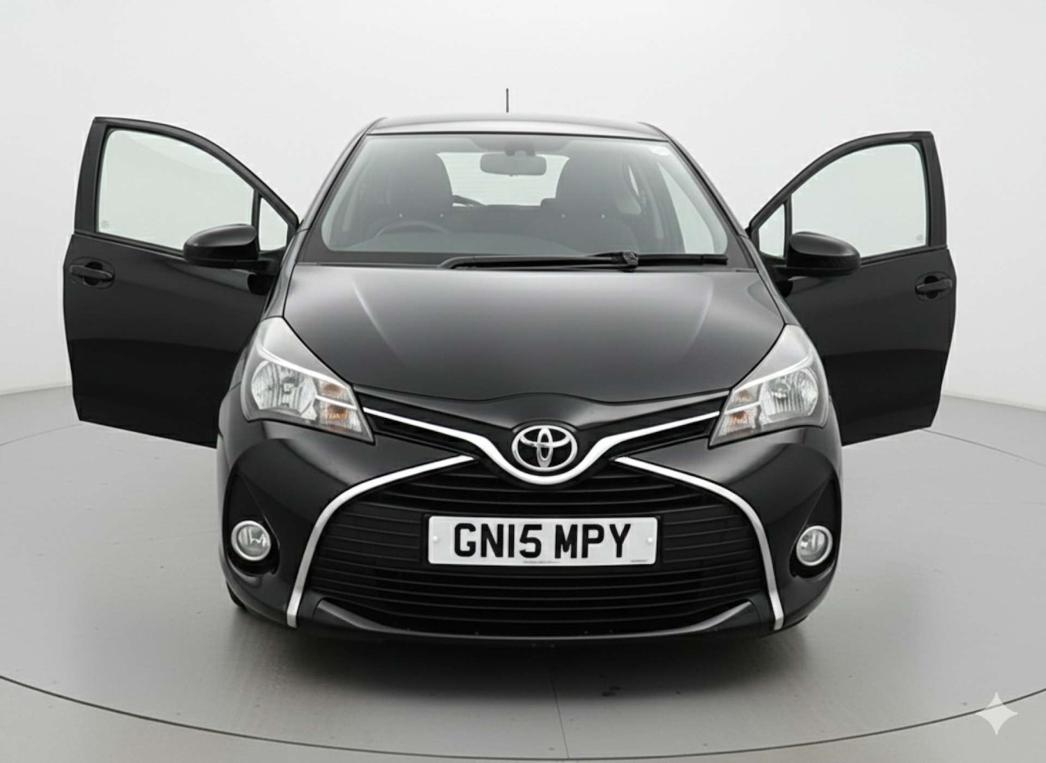 Used Toyota Yaris 2015 for sale - 77676587: Photo 12
