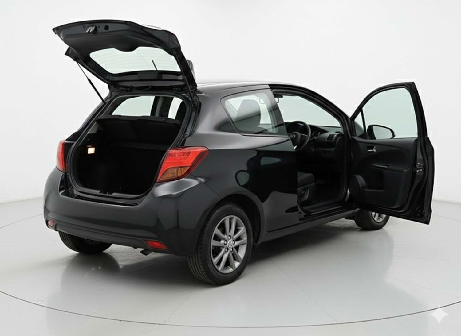 Used Toyota Yaris 2015 for sale - 77676587: Photo 16